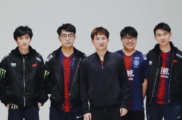 裁判判罚的 裁判判罚的