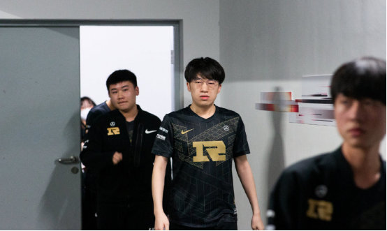 海港并非一 海港并非一