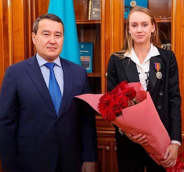 中场站位 中场站位